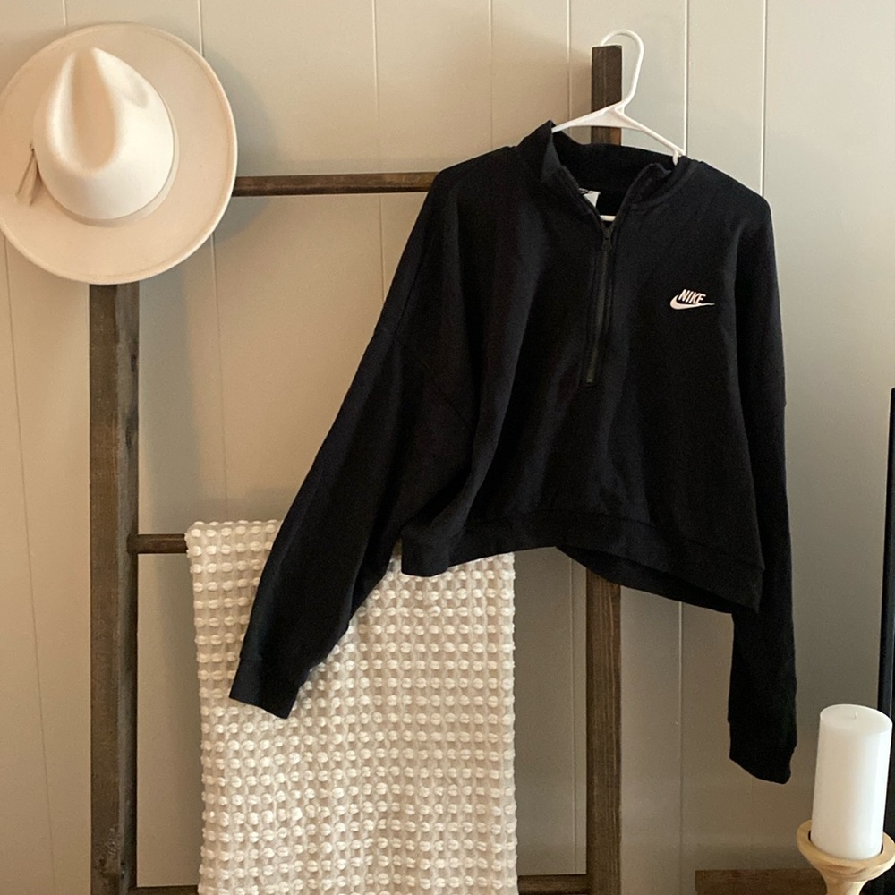 Cropped Nike quarter zip